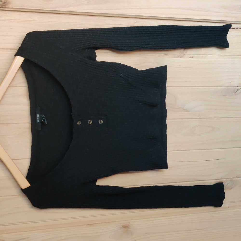 NWOT Forever 21 Cropped Black Long Sleeve Shirt